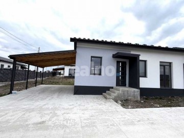 Продам готовий котедж на масиві Київському з ділянкою 3,6 сотих