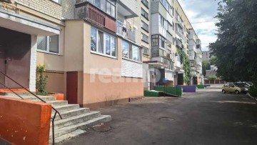 Продам 3-кім квартиру з індивідуальним опаленням в цегляному будинку по вул.Студентська, 2.