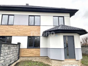 Котедж в районі Басів Кут з ділянкою 3,5 сотих