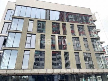 Простора 1 км квартира в центрі біля Лебединки