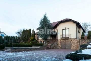 Будинок над центром Рівне, Грабник