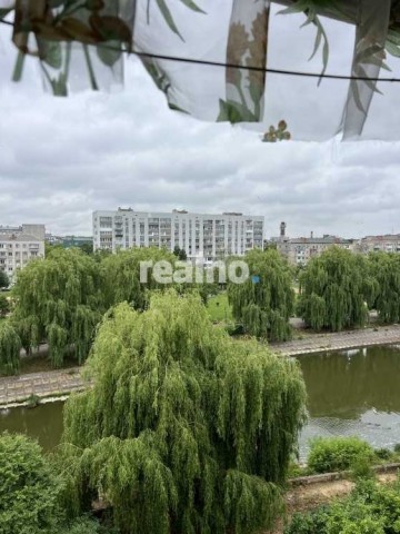 Продається 4-к квартира