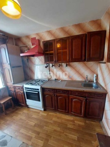 Продаж двохкімнатної квартири у житловому стані
