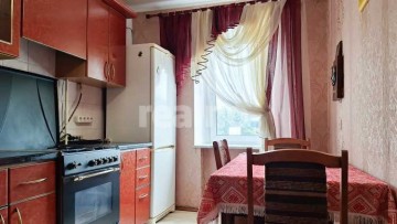 Продам трикімнатну квартиру (чеський проект). Київська, 11.