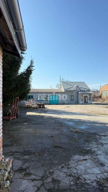 Продам велику діялнку та виробничо - складські приміщення