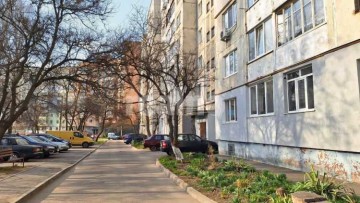 Продам трикімнатну квартиру. Соборна 261.