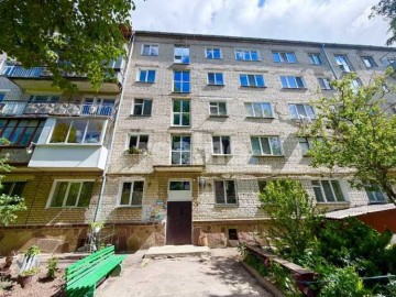 Продам 3 км квартиру на Чайці 3й поверх