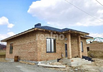 Продам будинок з ділянкою 6 сотих єОселя