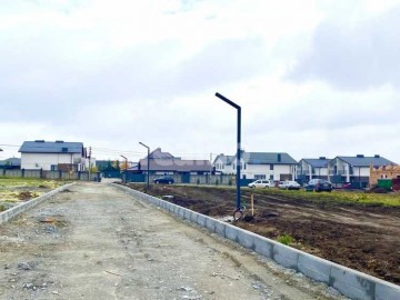 Ділянка на Щасливому з міськими мережами