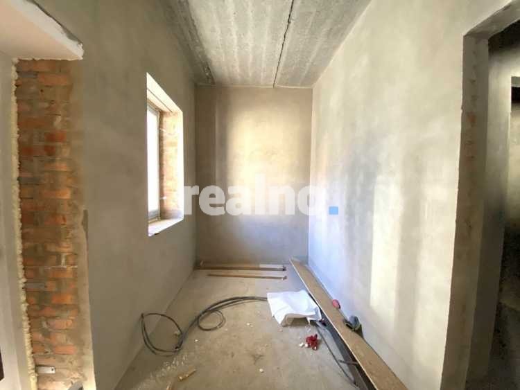 Котедж в районі Райського саду з гаражем