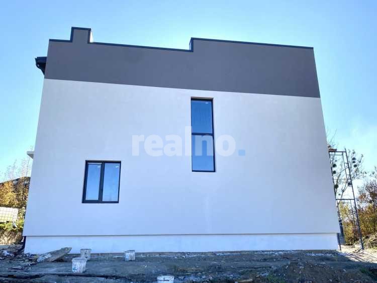 Будинок на Щасливому з комунікаціями