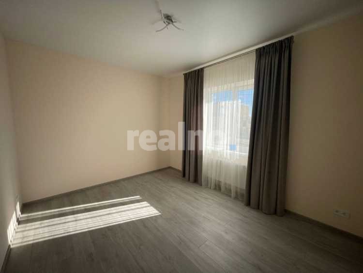 Котедж на Щасливому з ремонтом та комунікаціями