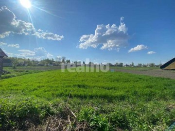 Ділянка в мальовничому селі біля ставку