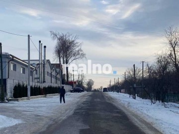 Ділянка в центрі Варковичах